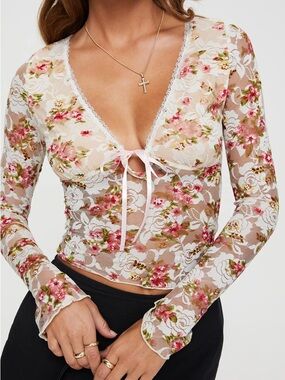 Princess Polly Amessa Long Sleeve Top Floral Lace in White Multi Size 2 Coquette